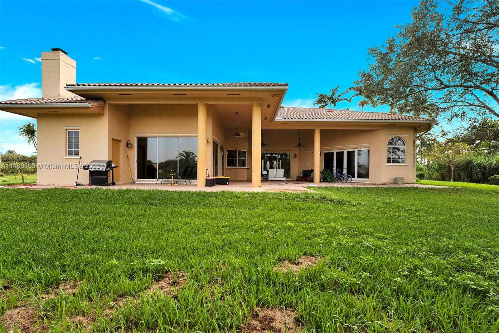 Small Image of 5879 SOUTH WEST 178TH AVE, Southwest Ranches Number 7