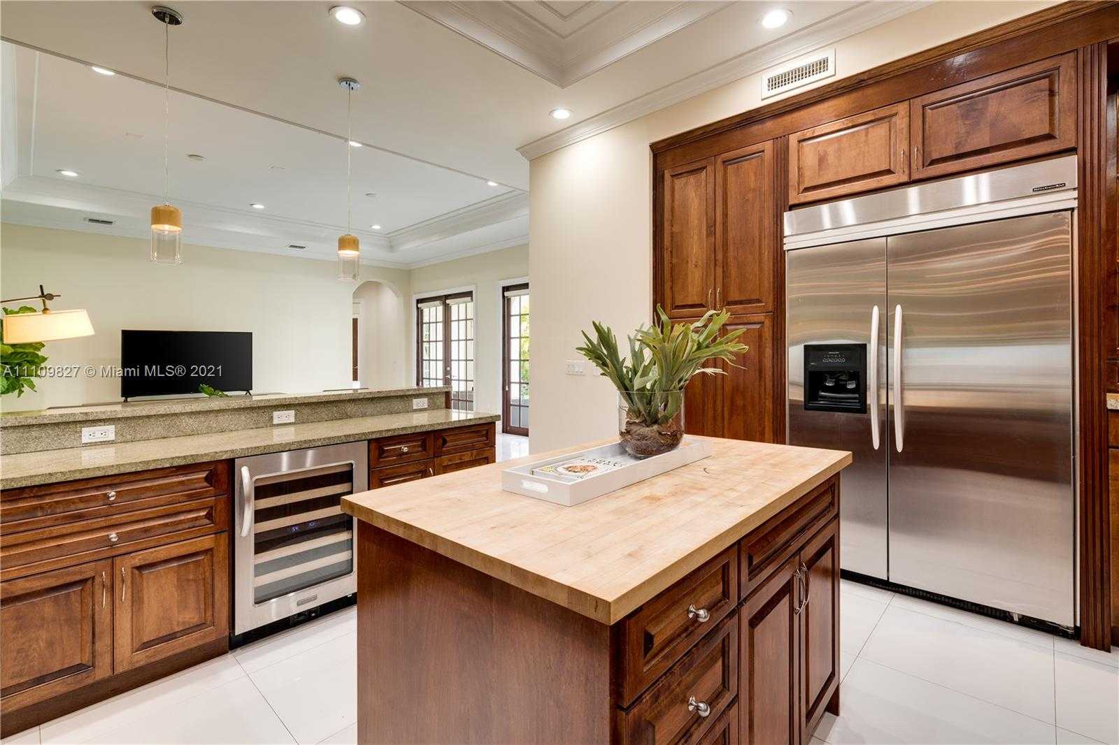 Small Image of 200 RIDGEWOOD RD, Coral Gables Number 15