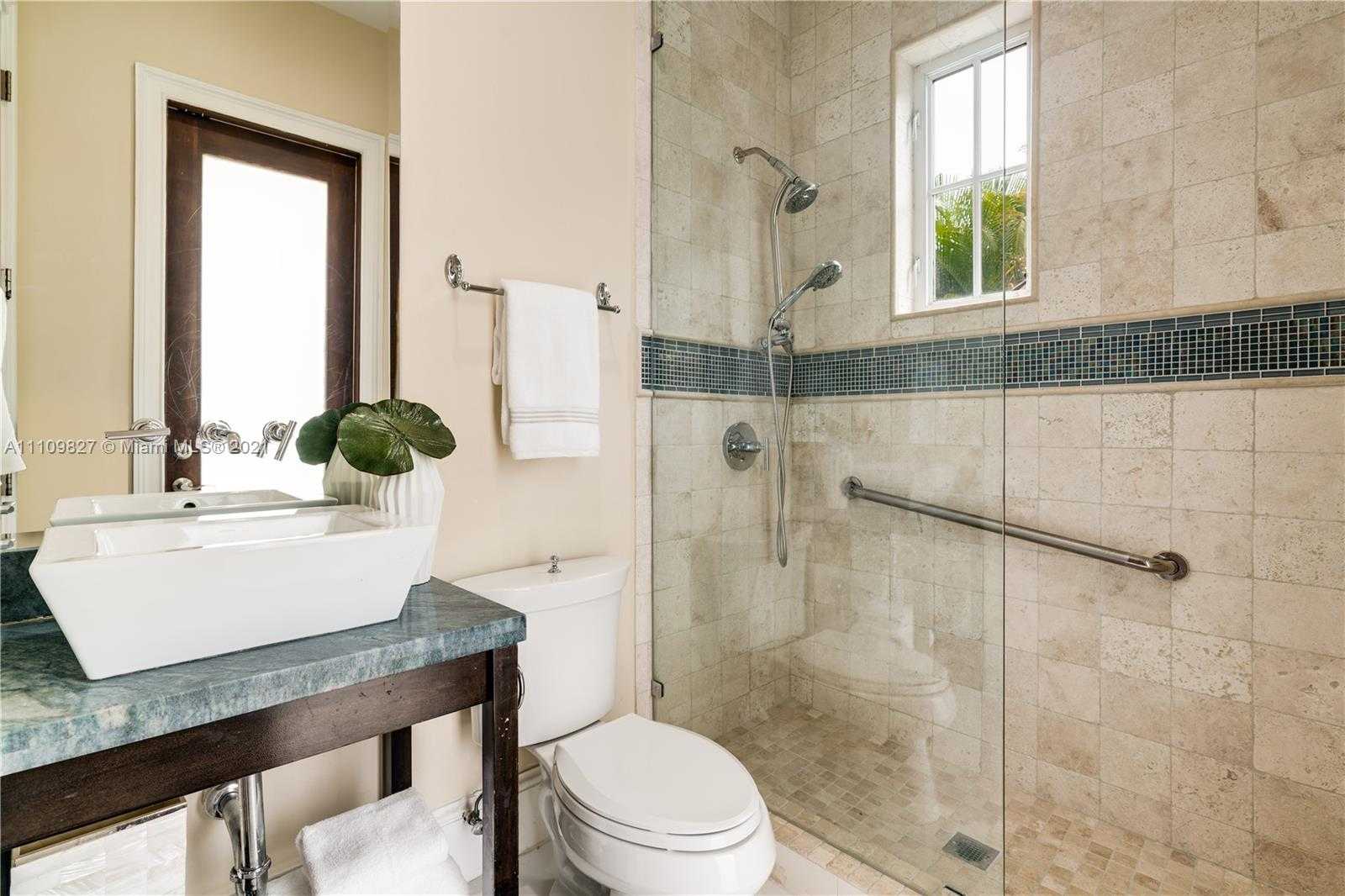 Small Image of 200 RIDGEWOOD RD, Coral Gables Number 23