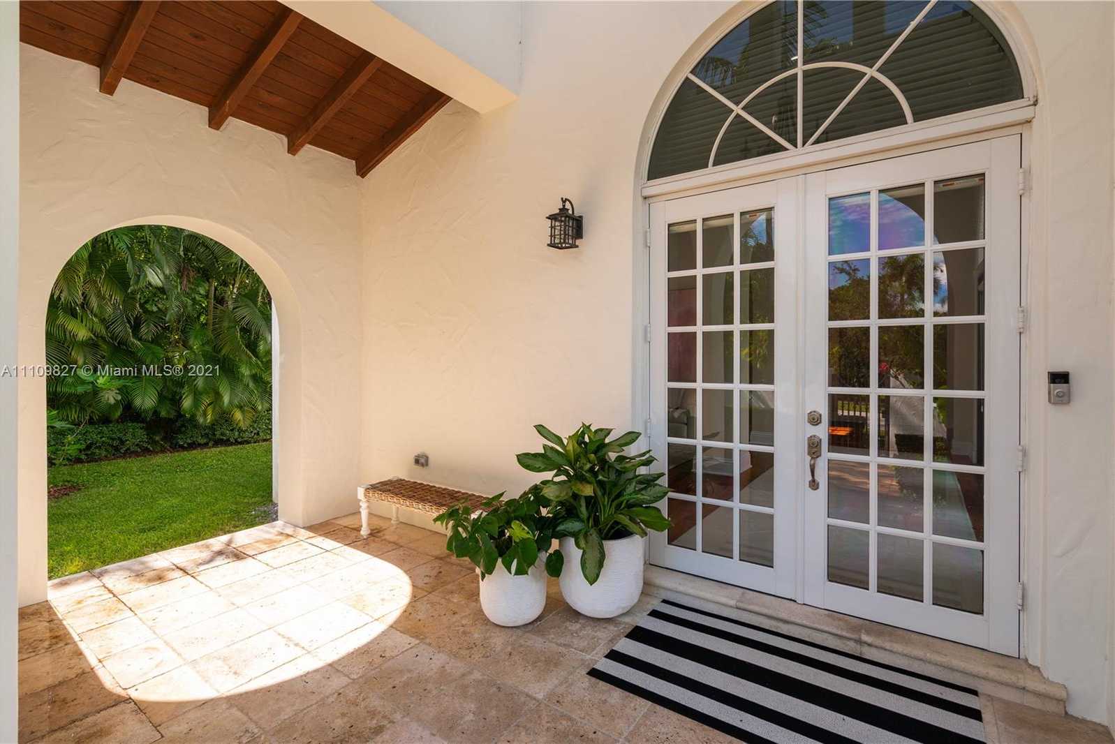 Small Image of 200 RIDGEWOOD RD, Coral Gables Number 3