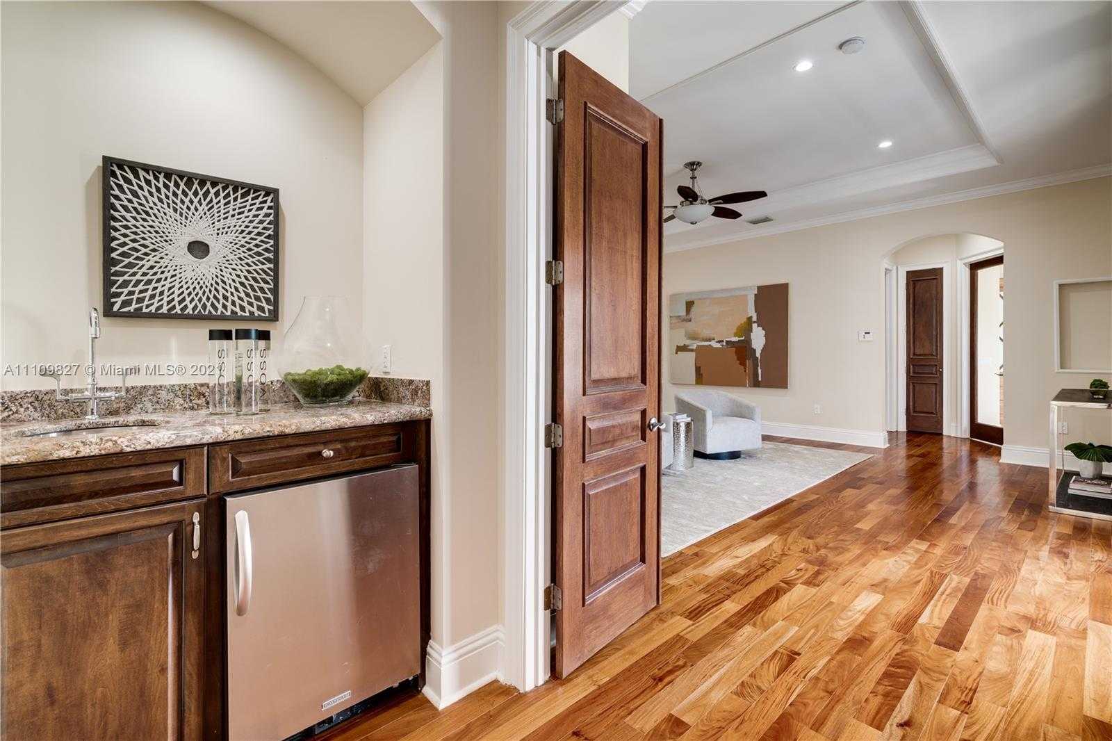 Small Image of 200 RIDGEWOOD RD, Coral Gables Number 30