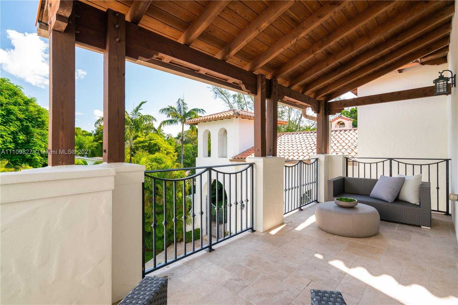 Small Image of 200 RIDGEWOOD RD, Coral Gables Number 35