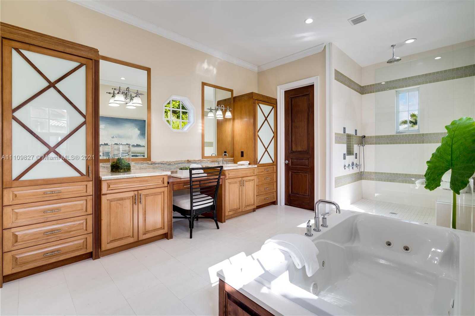 Small Image of 200 RIDGEWOOD RD, Coral Gables Number 37