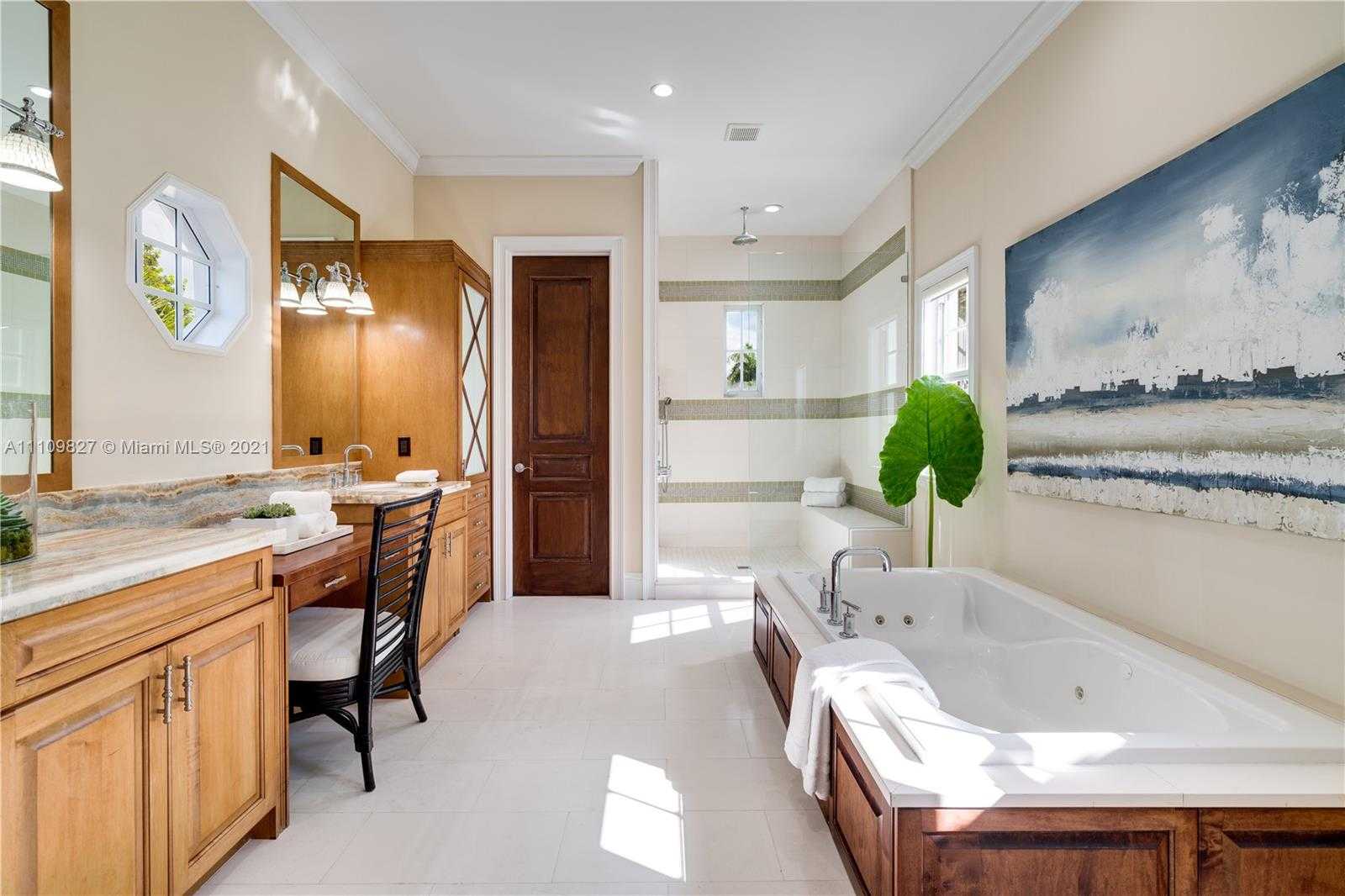 Small Image of 200 RIDGEWOOD RD, Coral Gables Number 38