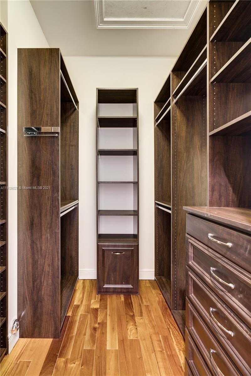 Small Image of 200 RIDGEWOOD RD, Coral Gables Number 42