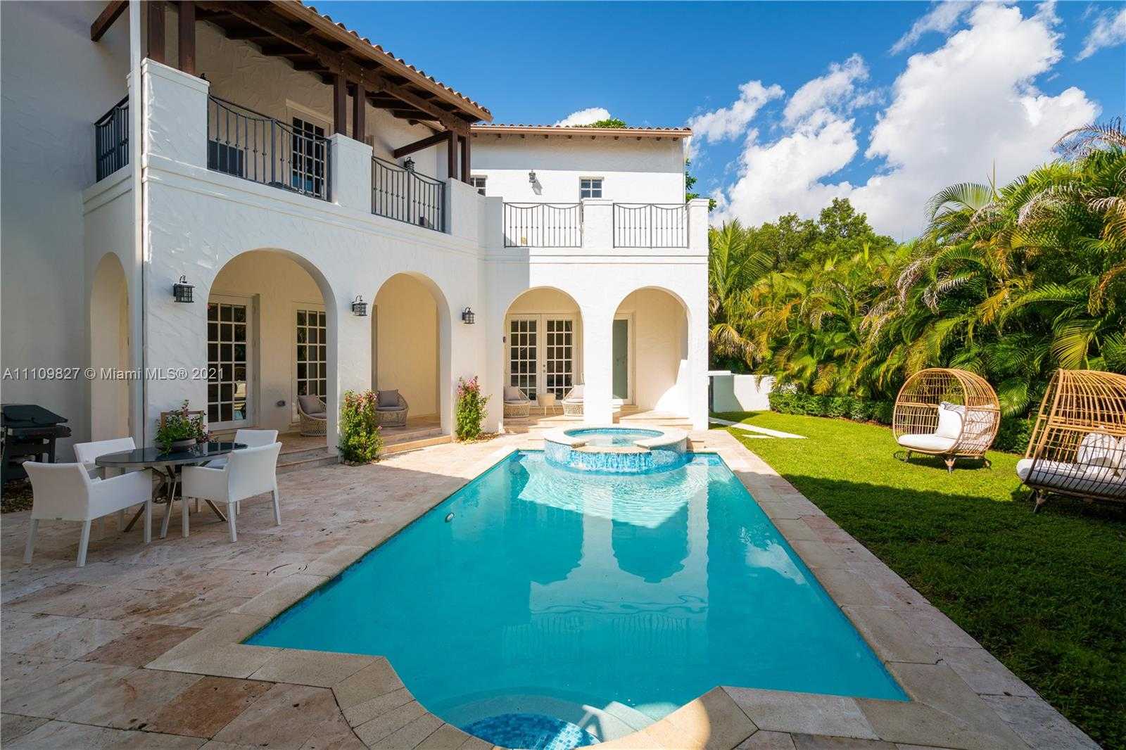 Small Image of 200 RIDGEWOOD RD, Coral Gables Number 46