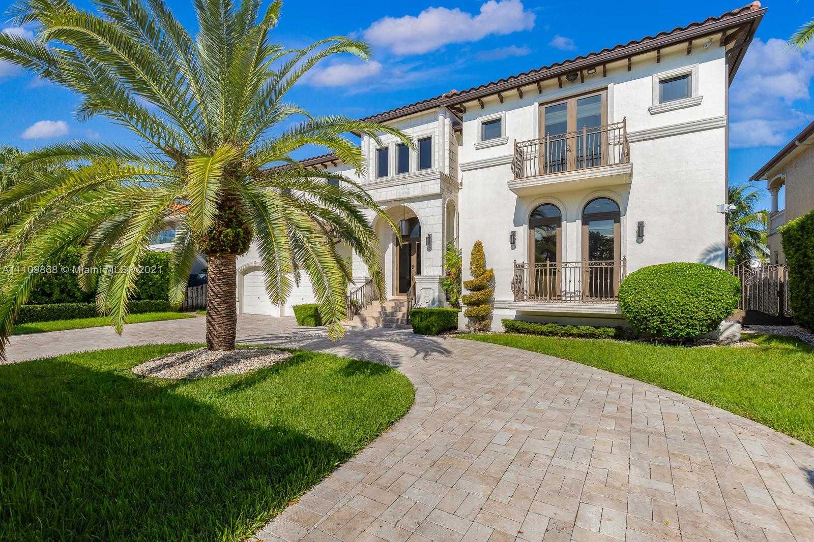 Small Image of 16433 NORTH EAST 31ST AVE, North Miami Beach Number 2