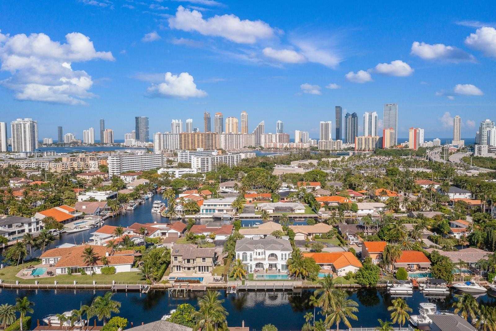 Small Image of 16433 NORTH EAST 31ST AVE, North Miami Beach Number 3