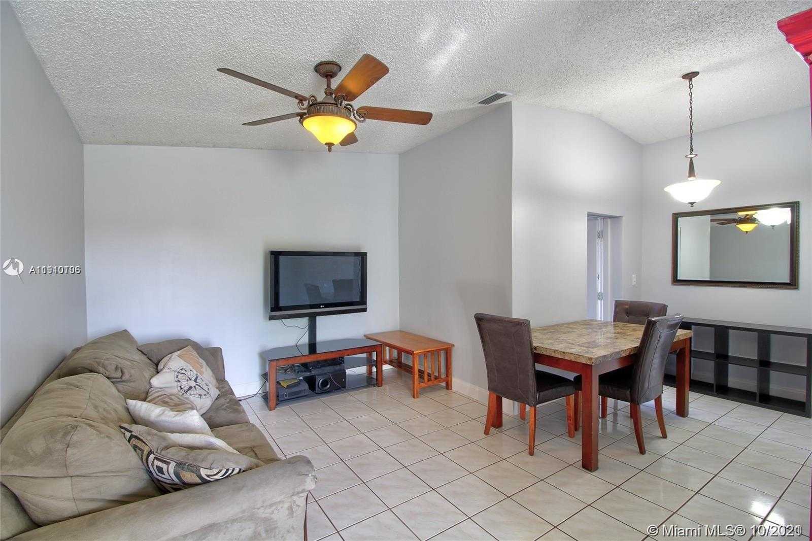 Small Image of 12349 SOUTH WEST 195TH TER, Miami Number 11