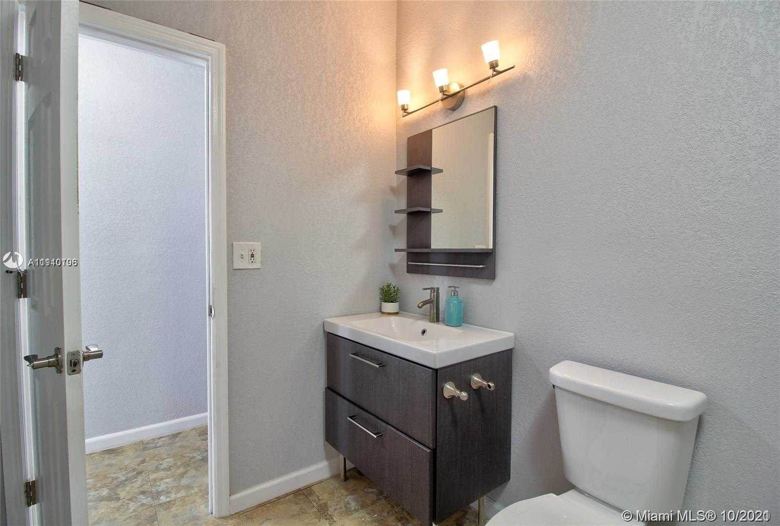 Small Image of 12349 SOUTH WEST 195TH TER, Miami Number 17