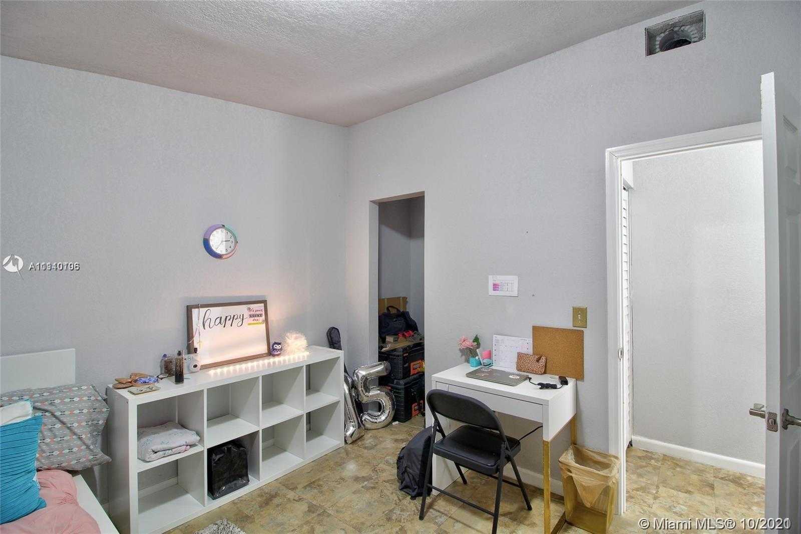 Small Image of 12349 SOUTH WEST 195TH TER, Miami Number 19