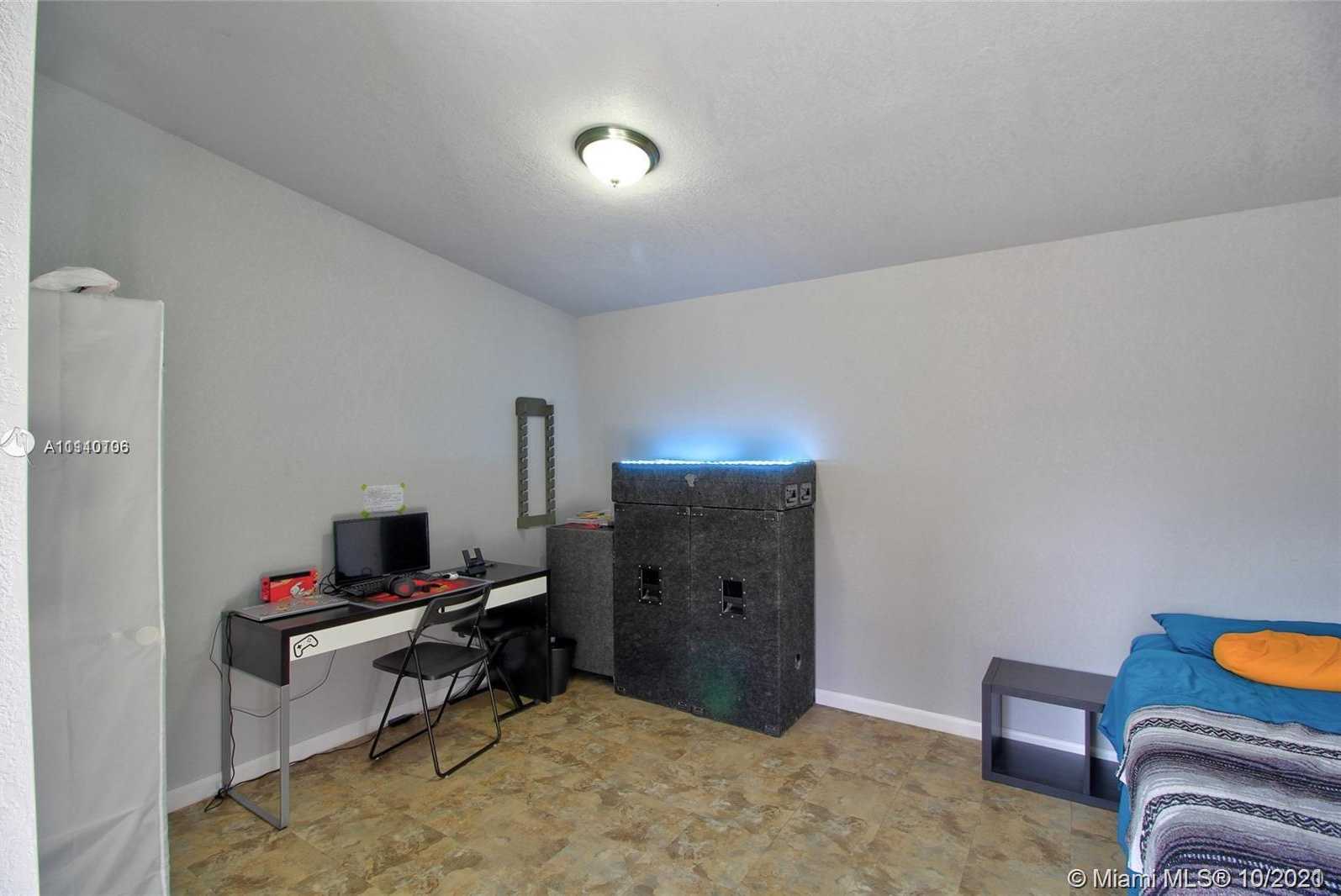 Small Image of 12349 SOUTH WEST 195TH TER, Miami Number 22