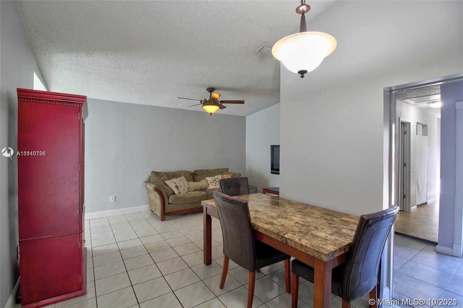 Small Image of 12349 SOUTH WEST 195TH TER, Miami Number 23