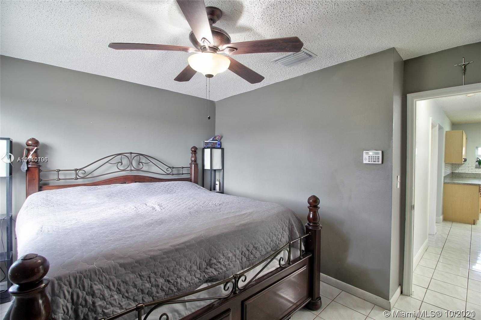 Small Image of 12349 SOUTH WEST 195TH TER, Miami Number 24