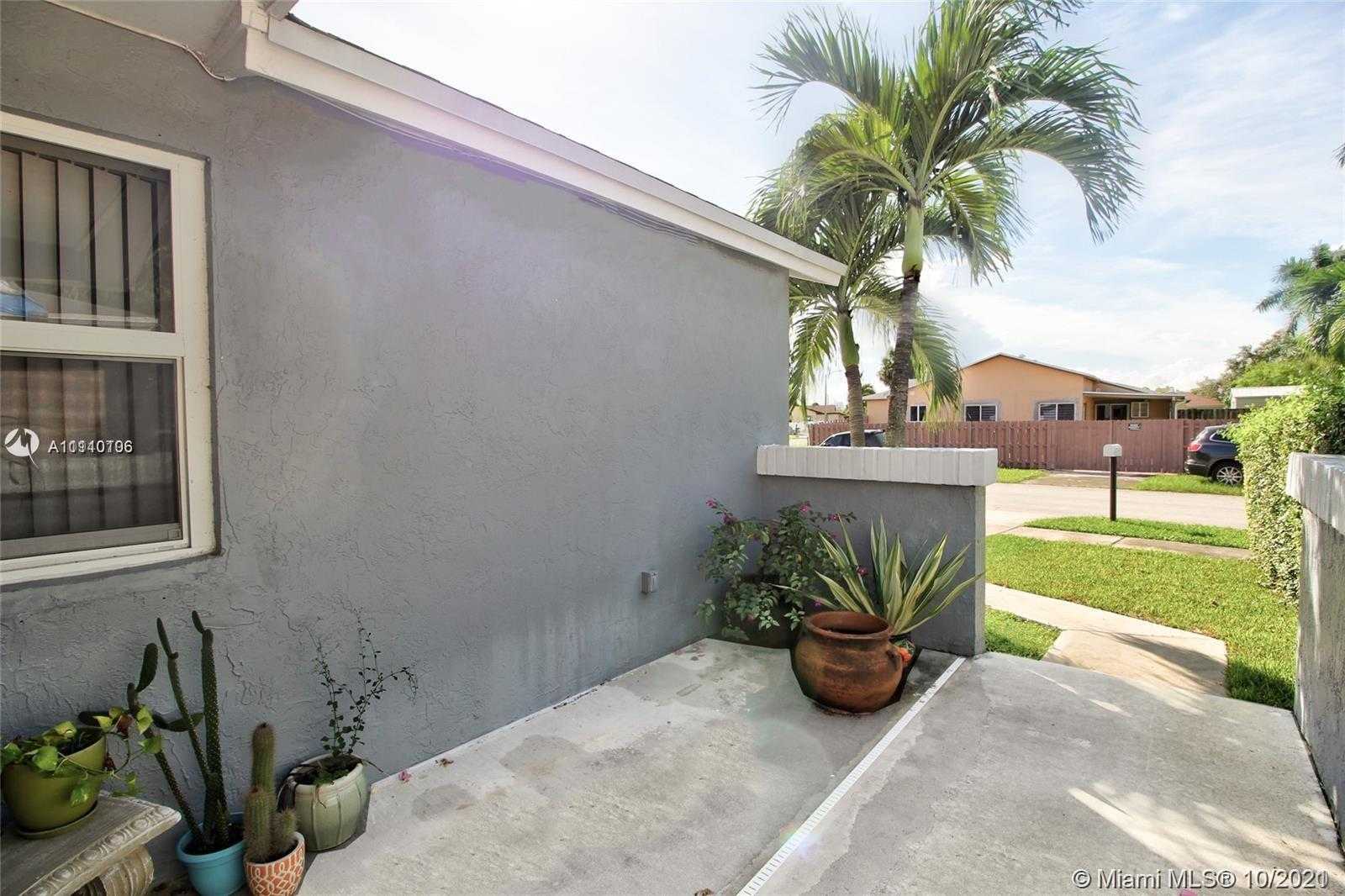 Small Image of 12349 SOUTH WEST 195TH TER, Miami Number 27