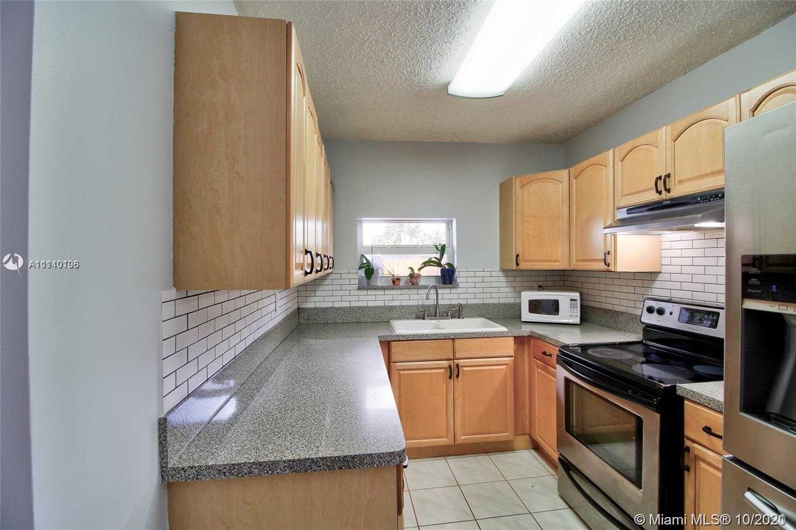 Small Image of 12349 SOUTH WEST 195TH TER, Miami Number 6