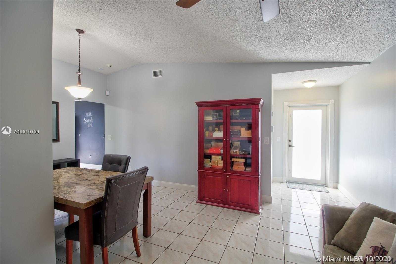 Small Image of 12349 SOUTH WEST 195TH TER, Miami Number 9