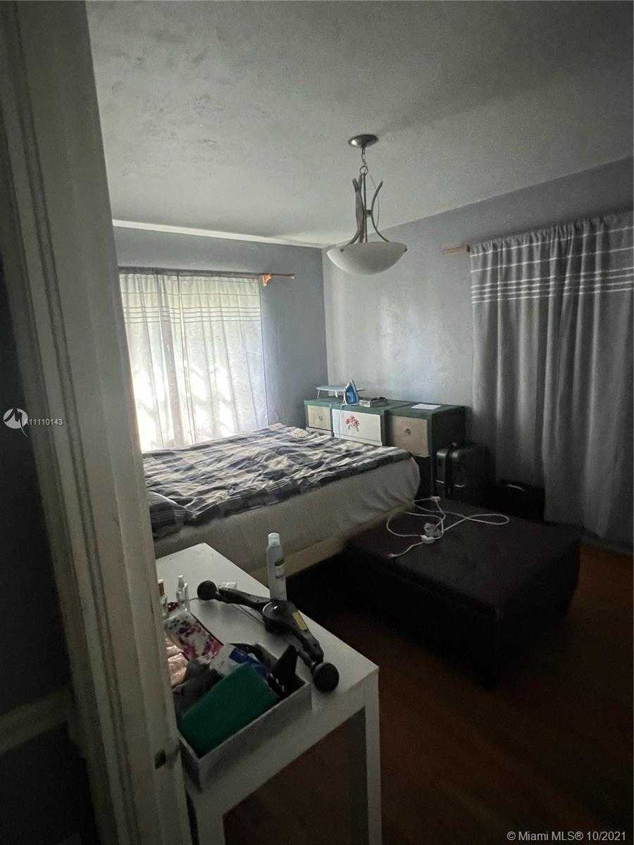 Small Image of 1427 NORTH 26TH AVE, Hollywood Number 11