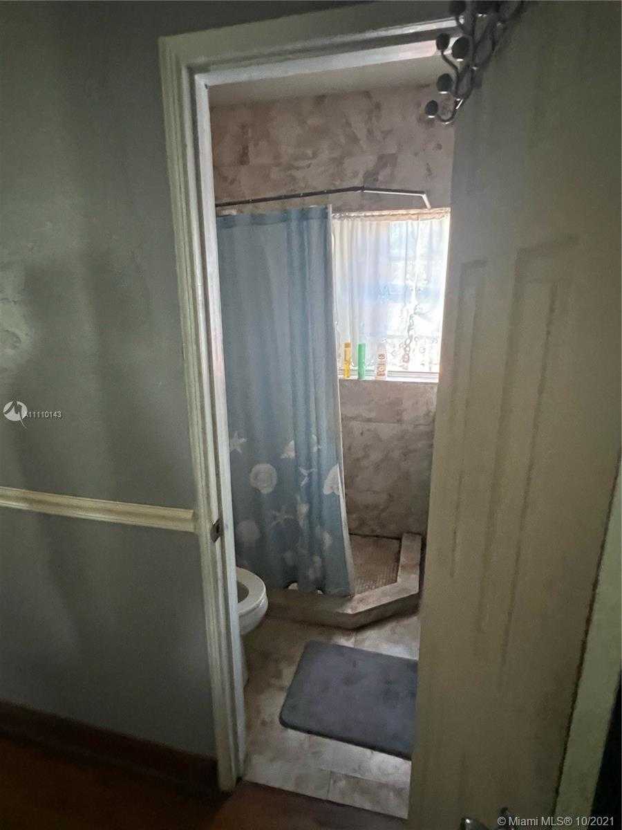 Small Image of 1427 NORTH 26TH AVE, Hollywood Number 13