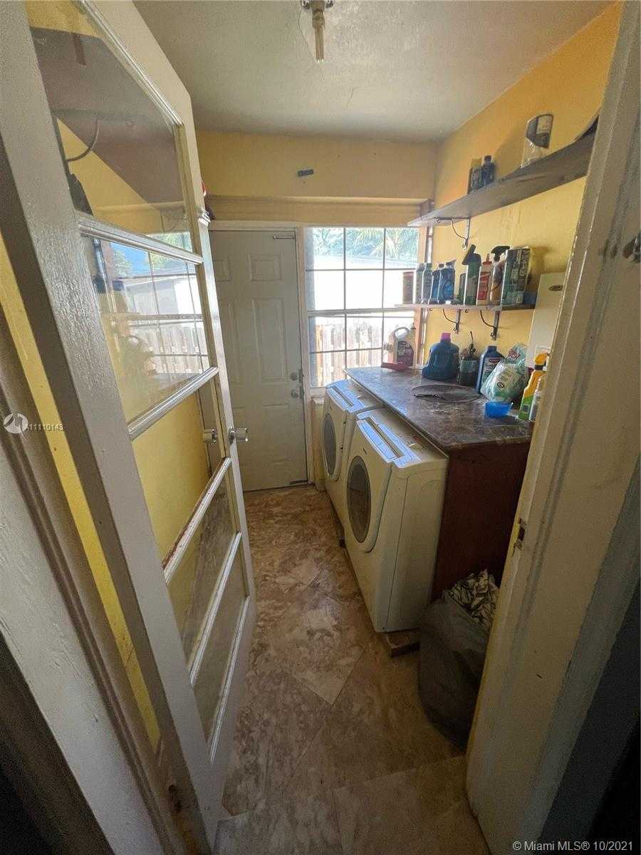 Small Image of 1427 NORTH 26TH AVE, Hollywood Number 14