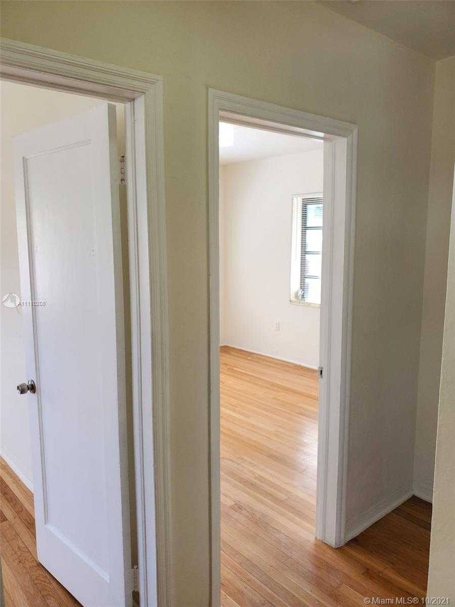 Small Image of 1520 NORTH EAST 150TH ST, Miami Number 17