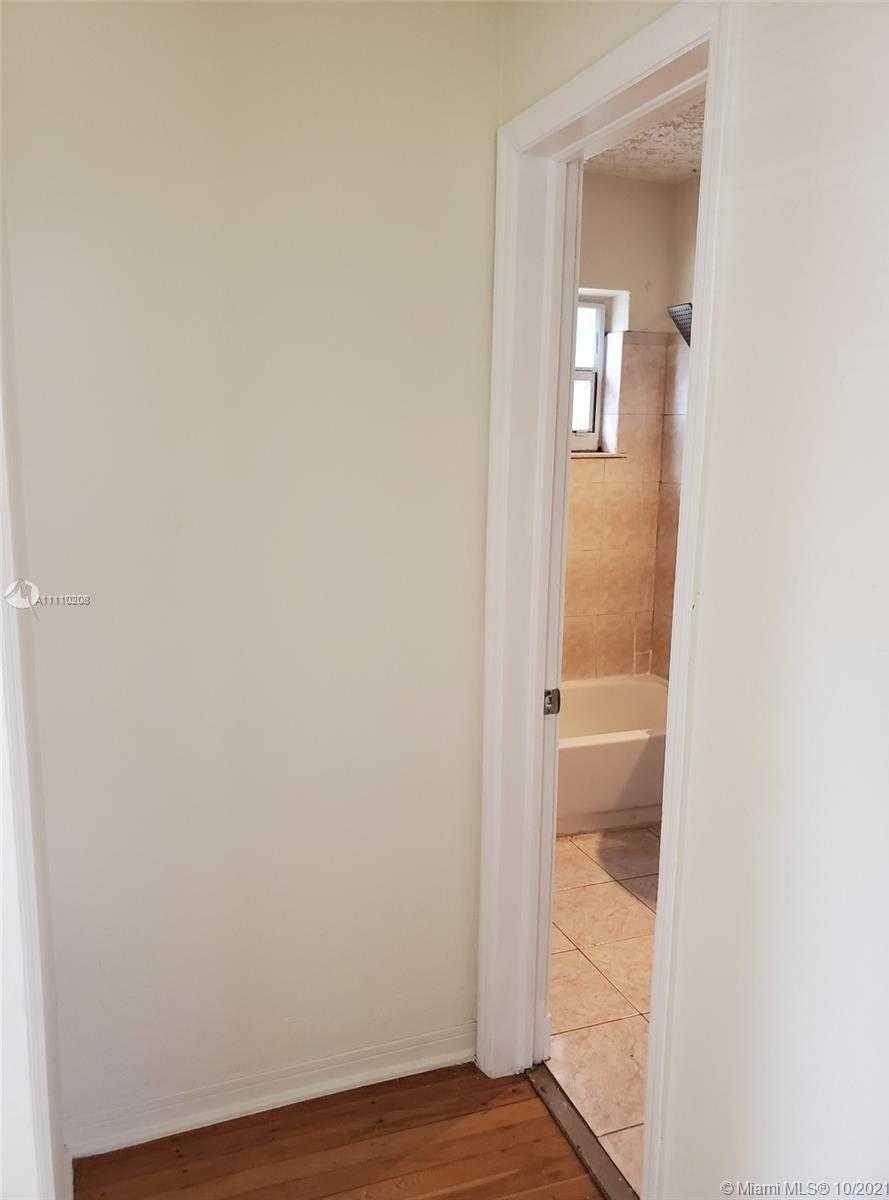 Small Image of 1520 NORTH EAST 150TH ST, Miami Number 20