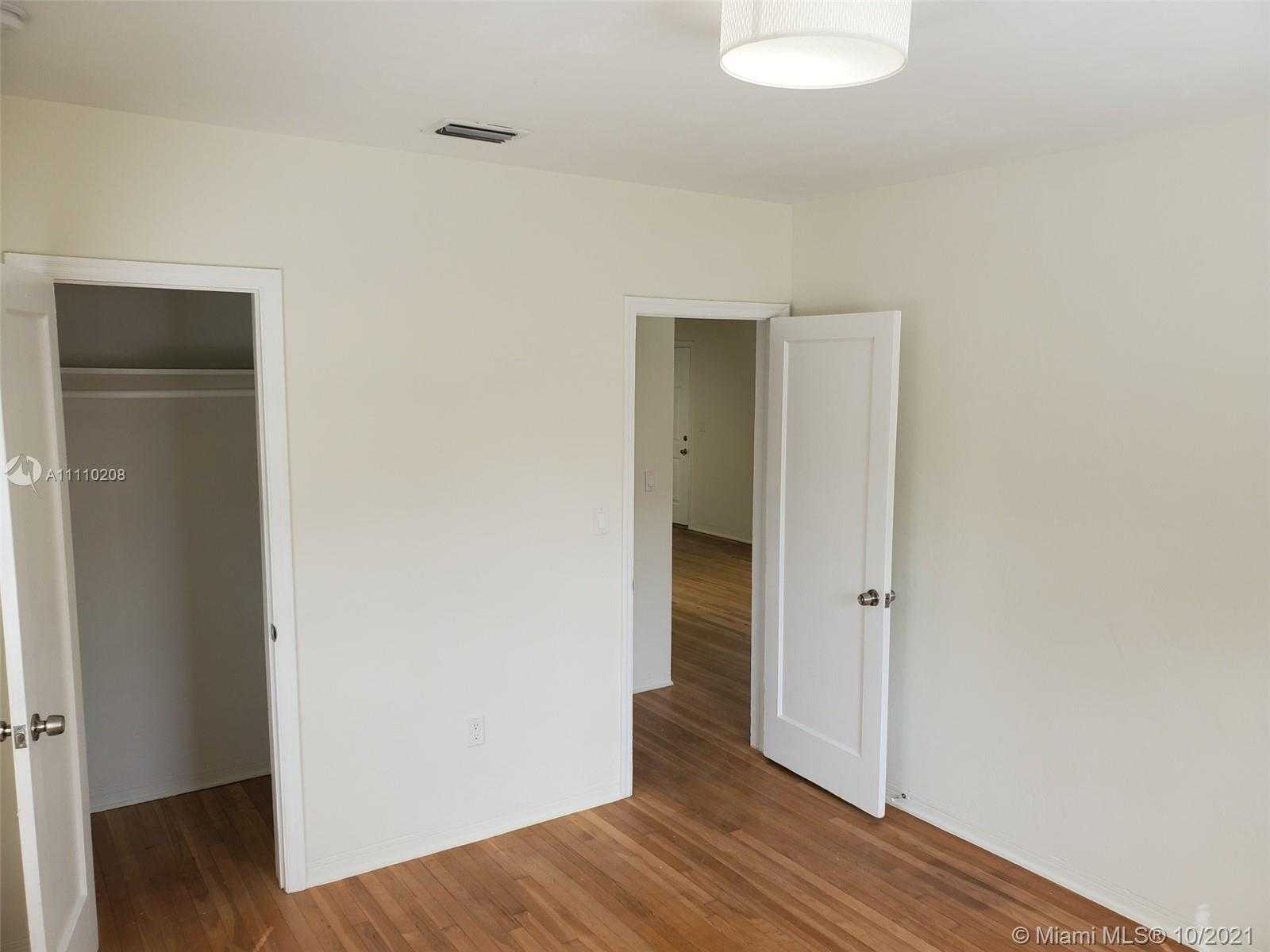 Small Image of 1520 NORTH EAST 150TH ST, Miami Number 23