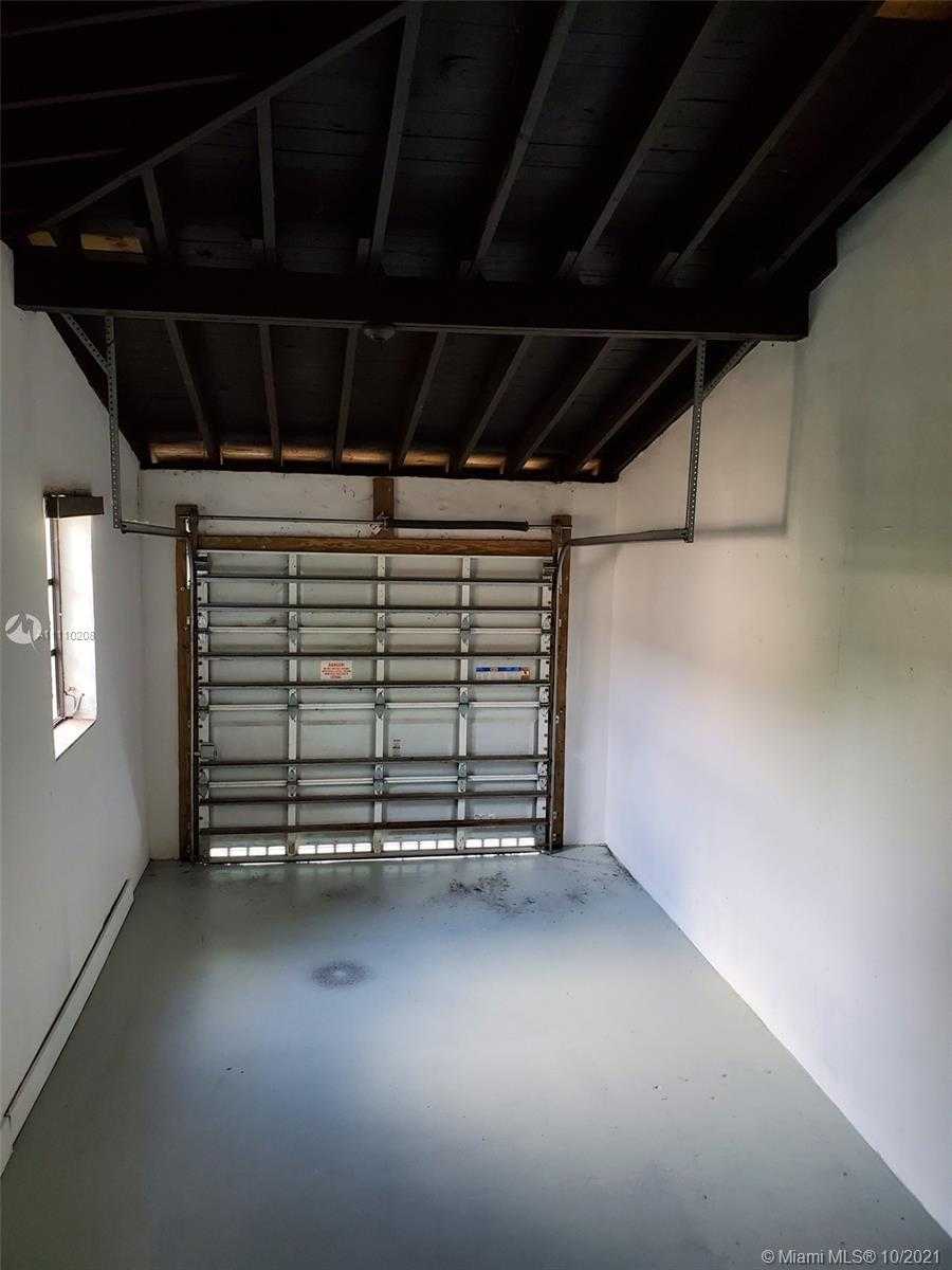 Small Image of 1520 NORTH EAST 150TH ST, Miami Number 24
