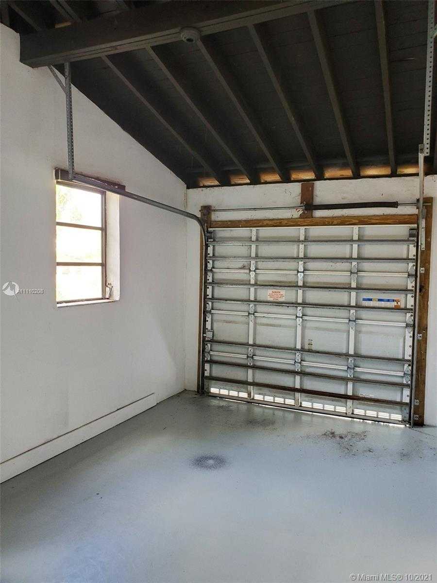 Small Image of 1520 NORTH EAST 150TH ST, Miami Number 26
