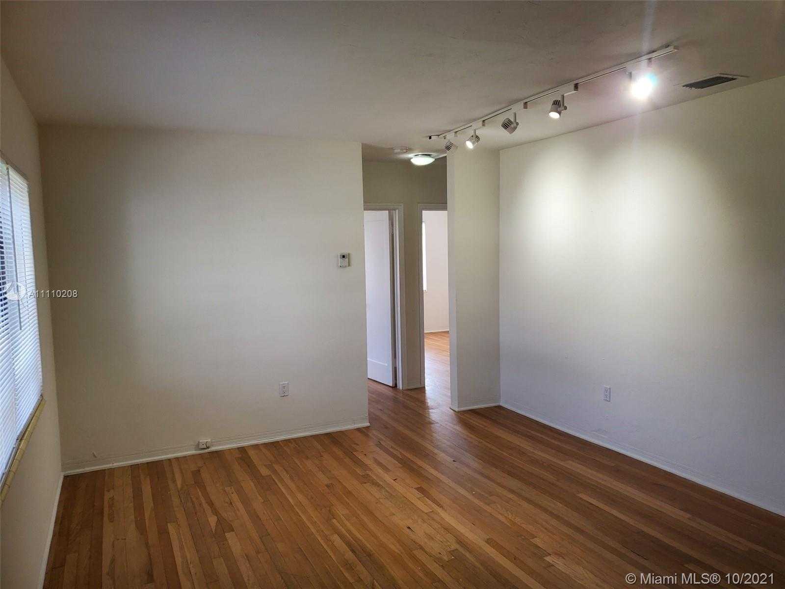 Small Image of 1520 NORTH EAST 150TH ST, Miami Number 4