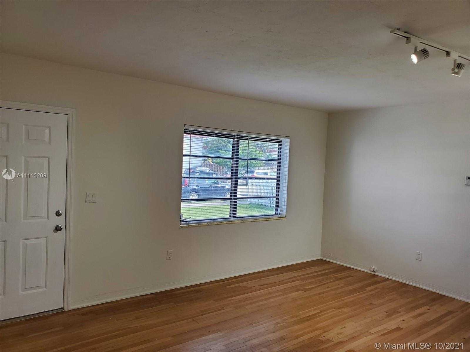 Small Image of 1520 NORTH EAST 150TH ST, Miami Number 5