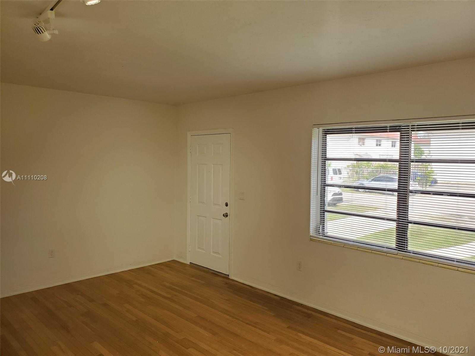 Small Image of 1520 NORTH EAST 150TH ST, Miami Number 6