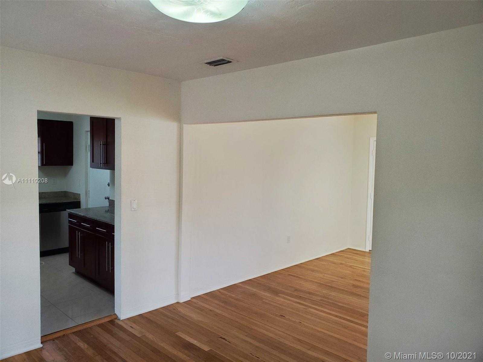 Small Image of 1520 NORTH EAST 150TH ST, Miami Number 9