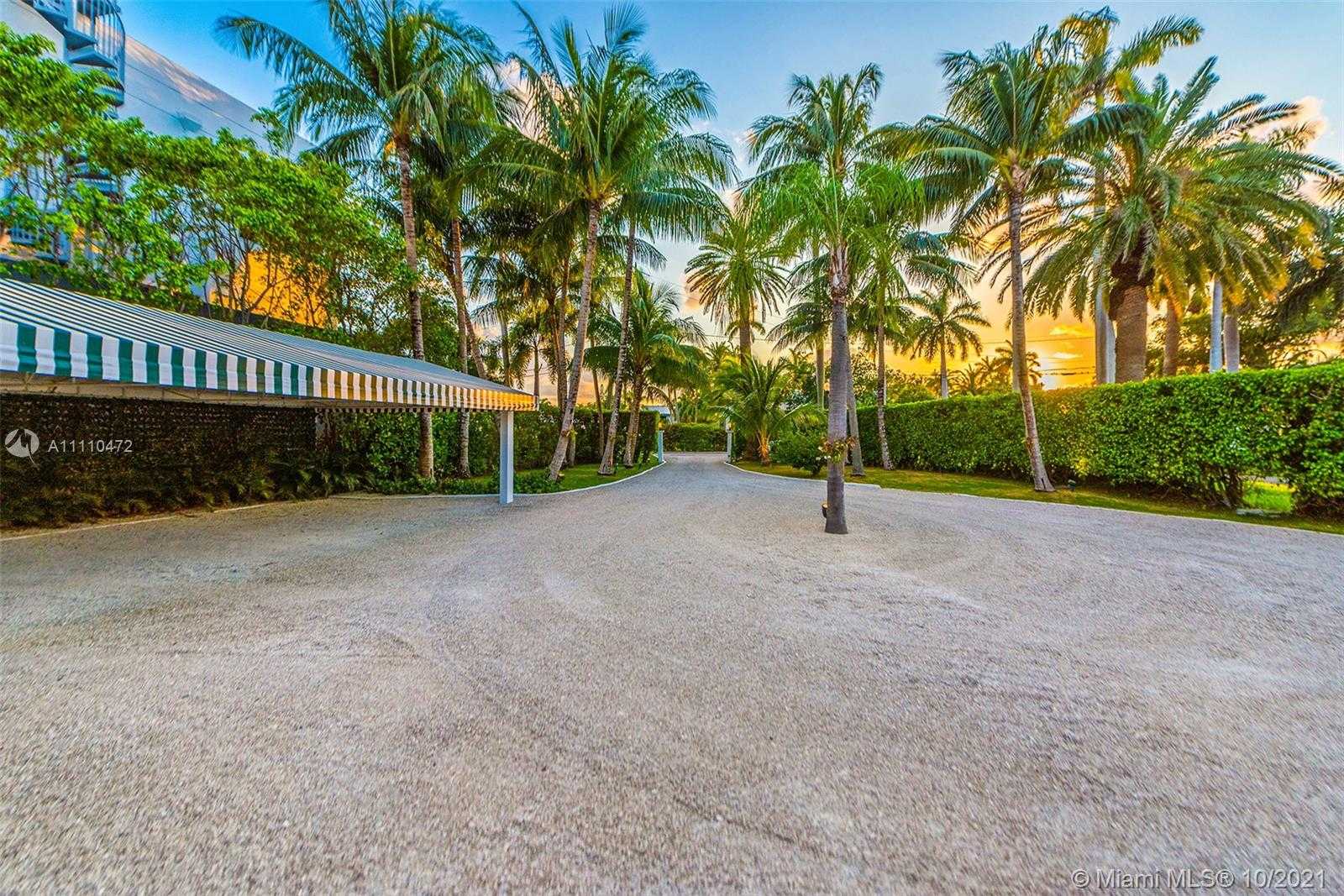 Small Image of 1161 BELLE MEADE ISLAND DR, Miami Number 14