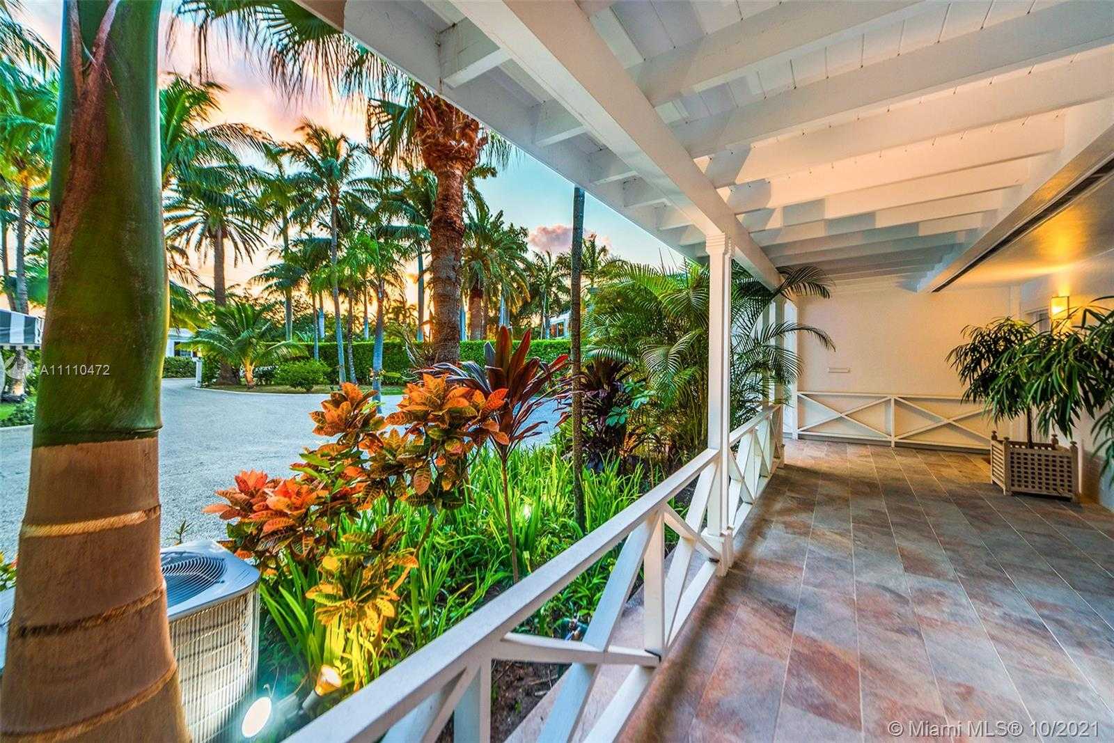 Small Image of 1161 BELLE MEADE ISLAND DR, Miami Number 16