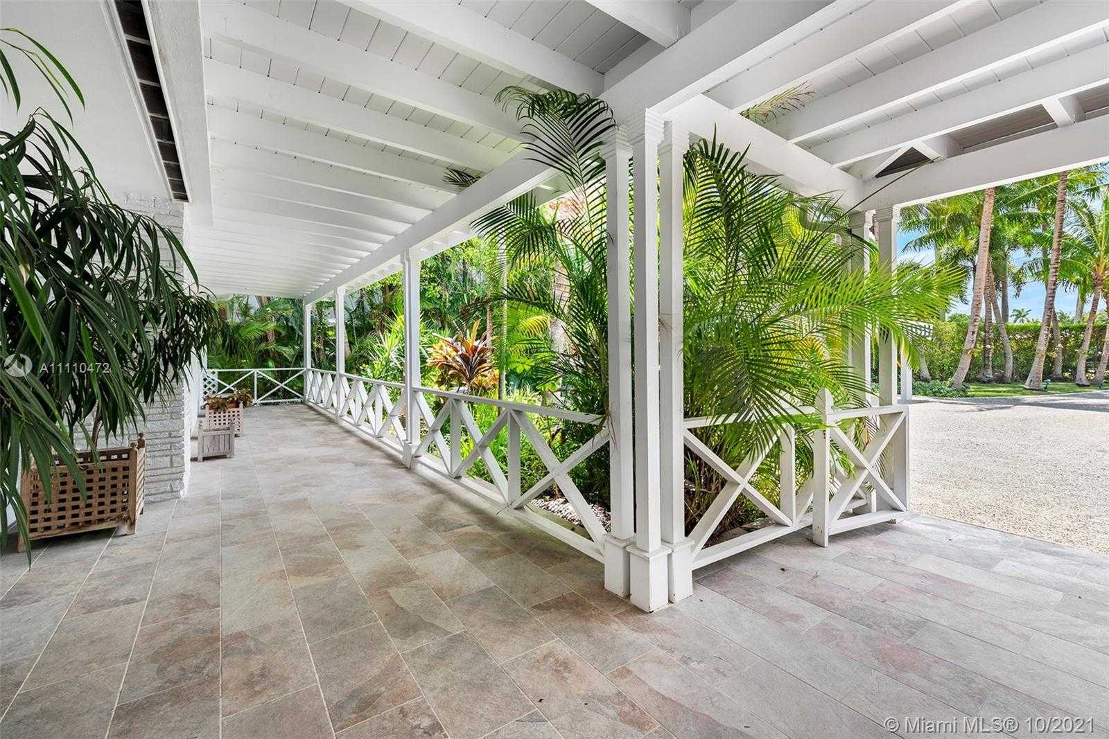 Small Image of 1161 BELLE MEADE ISLAND DR, Miami Number 17