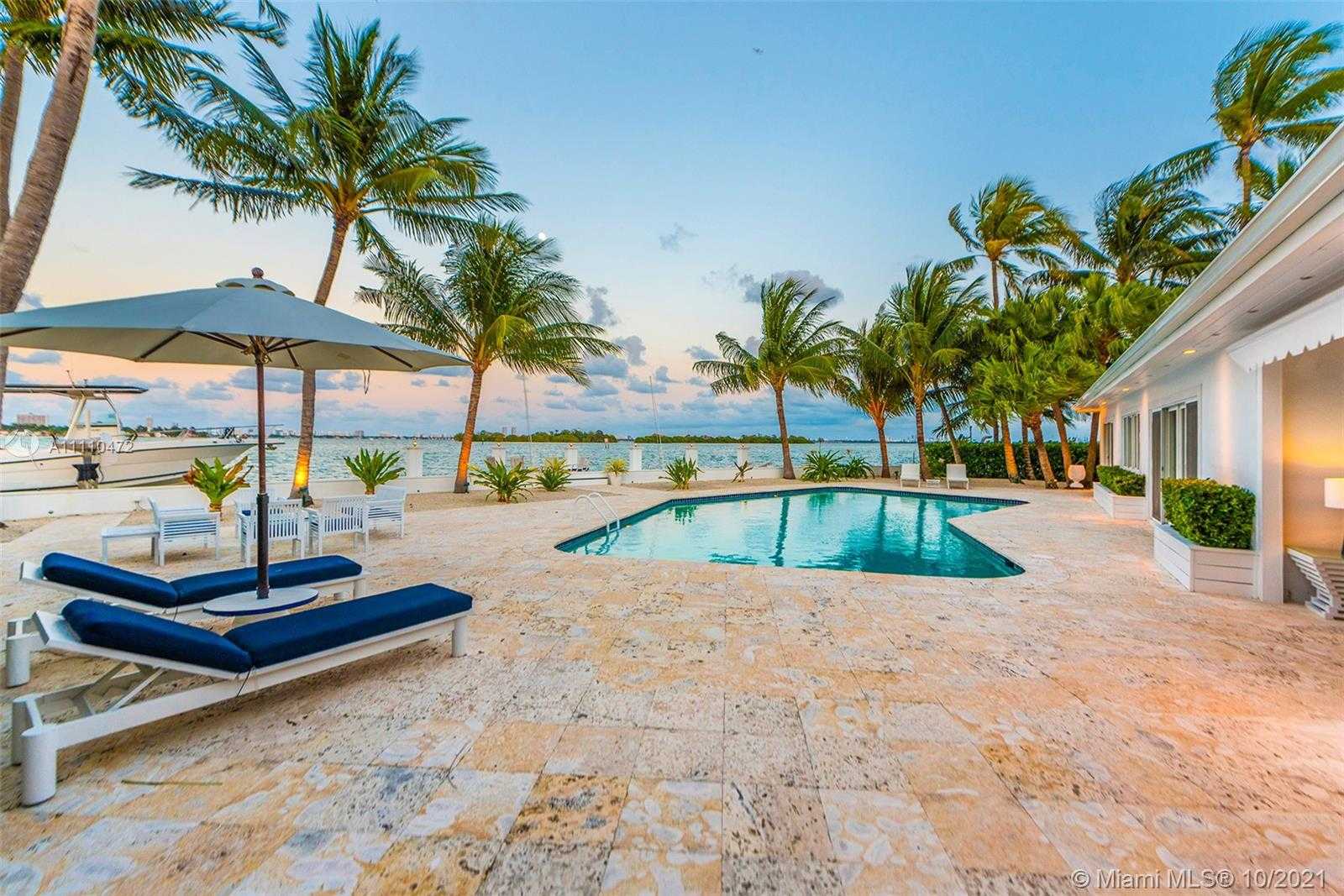 Small Image of 1161 BELLE MEADE ISLAND DR, Miami Number 2