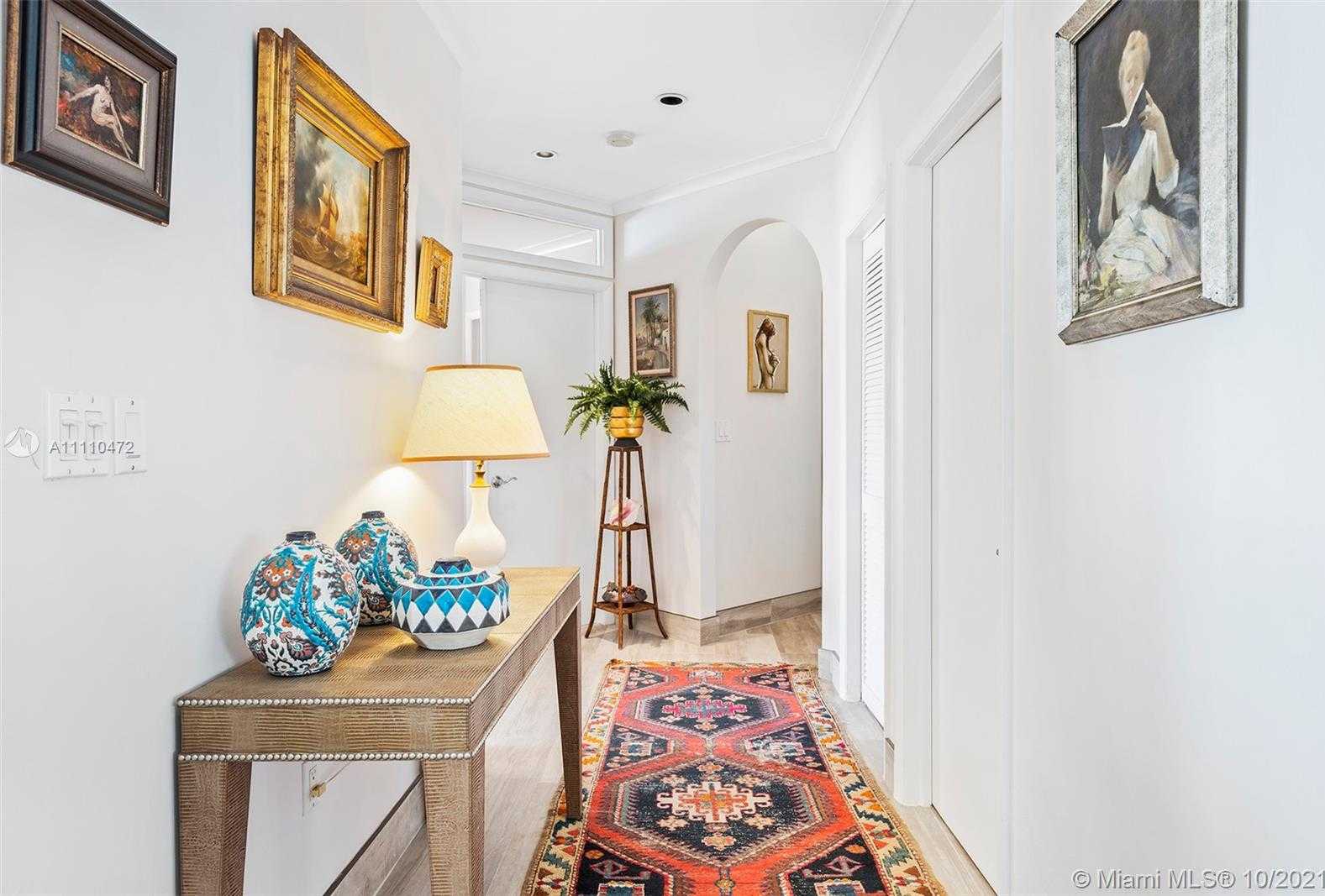 Small Image of 1161 BELLE MEADE ISLAND DR, Miami Number 21