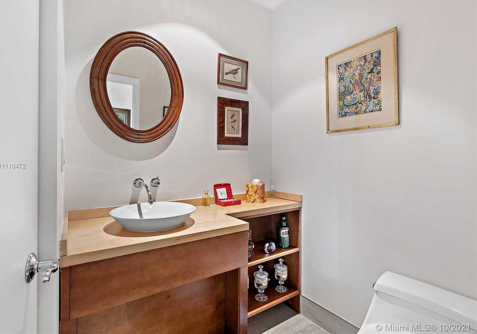 Small Image of 1161 BELLE MEADE ISLAND DR, Miami Number 22