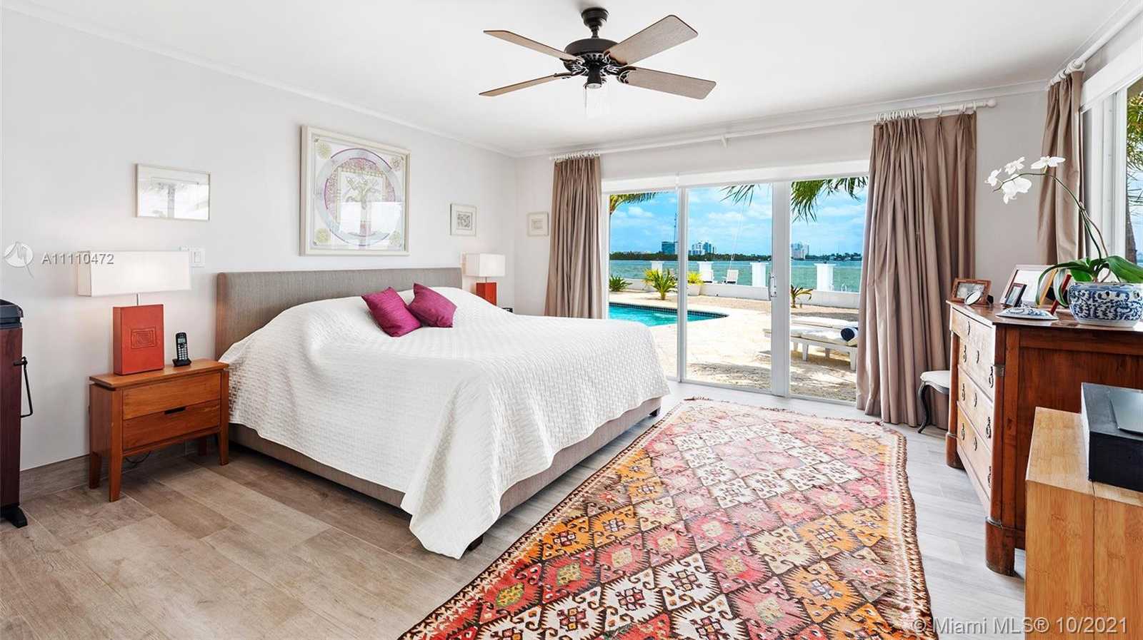 Small Image of 1161 BELLE MEADE ISLAND DR, Miami Number 25