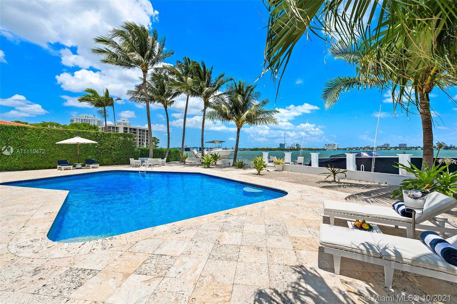 Small Image of 1161 BELLE MEADE ISLAND DR, Miami Number 39