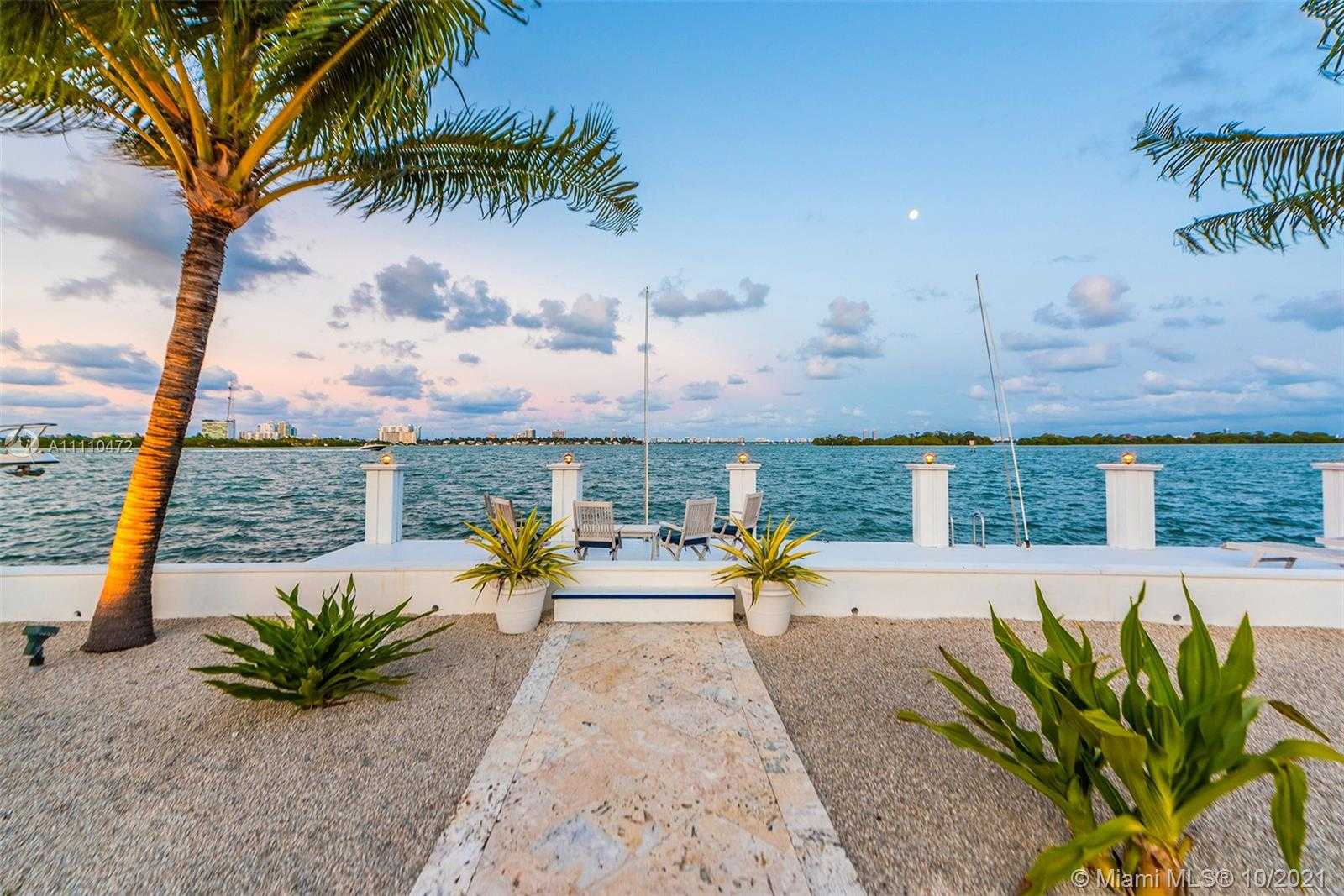 Small Image of 1161 BELLE MEADE ISLAND DR, Miami Number 4