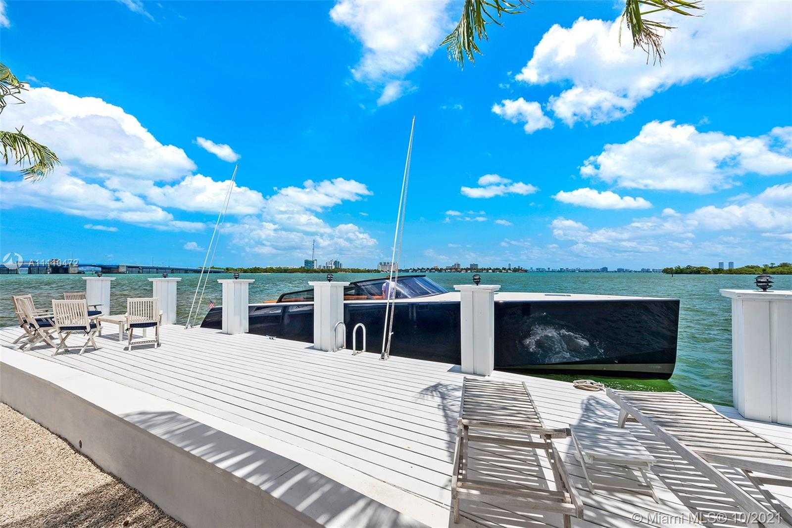 Small Image of 1161 BELLE MEADE ISLAND DR, Miami Number 43