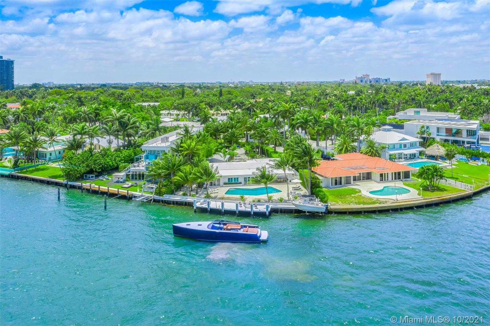 Small Image of 1161 BELLE MEADE ISLAND DR, Miami Number 47