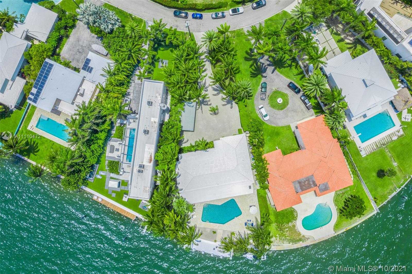 Small Image of 1161 BELLE MEADE ISLAND DR, Miami Number 50