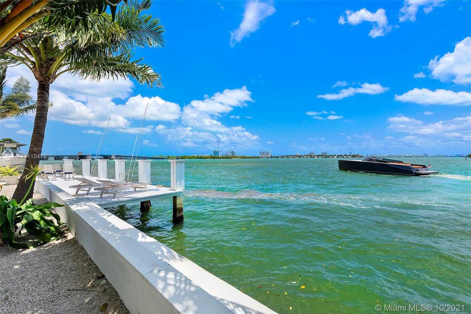 Small Image of 1161 BELLE MEADE ISLAND DR, Miami Number 55