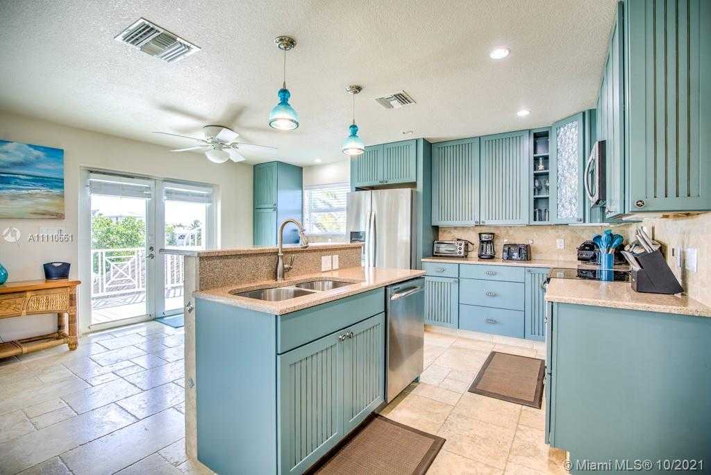 Small Image of 544 SOMBRERO BEACH RD, Marathon Number 15
