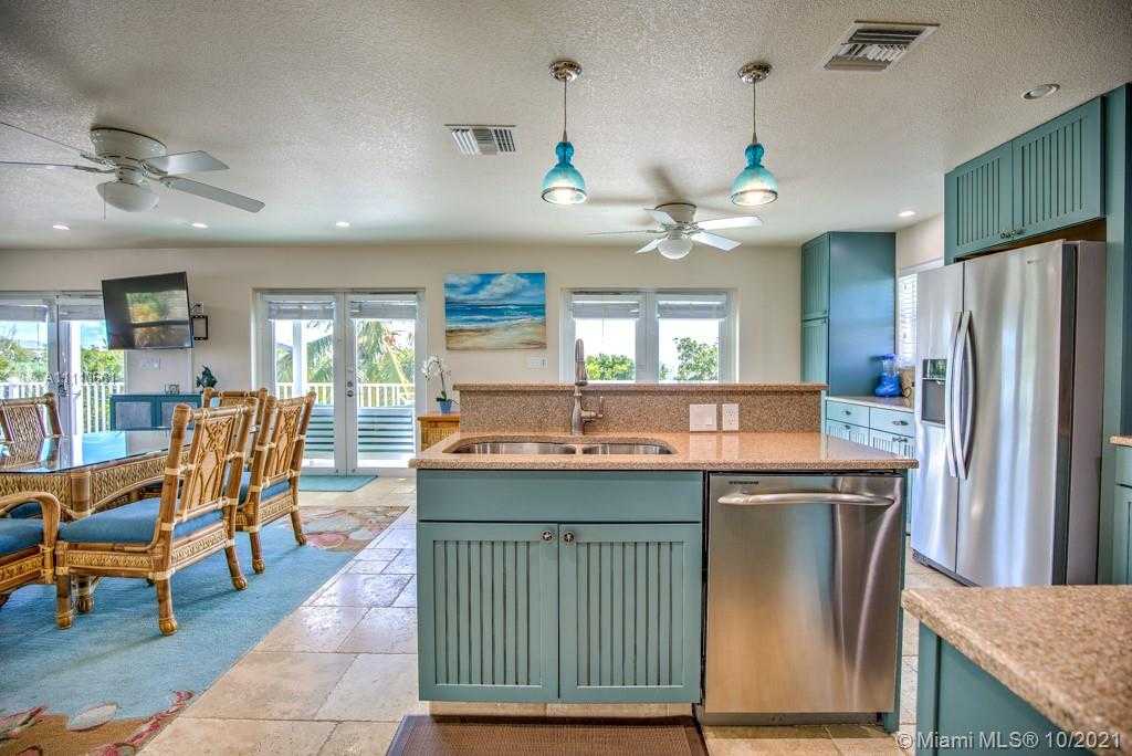 Small Image of 544 SOMBRERO BEACH RD, Marathon Number 19