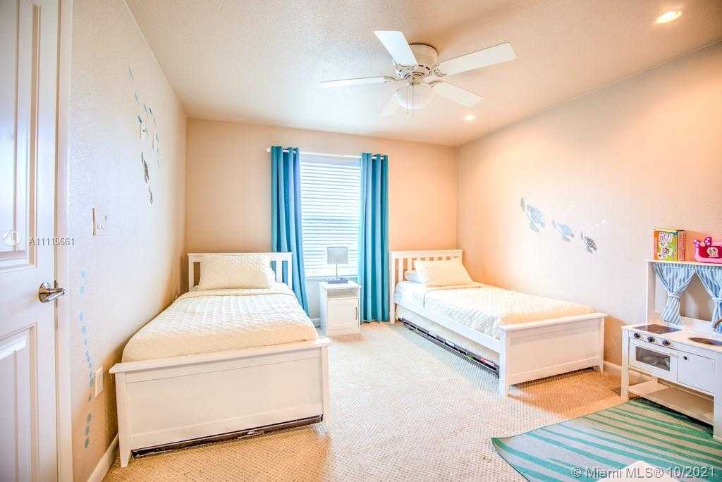 Small Image of 544 SOMBRERO BEACH RD, Marathon Number 22