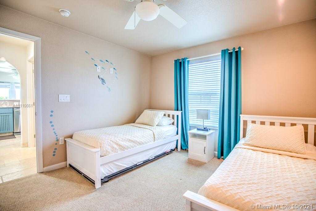 Small Image of 544 SOMBRERO BEACH RD, Marathon Number 25